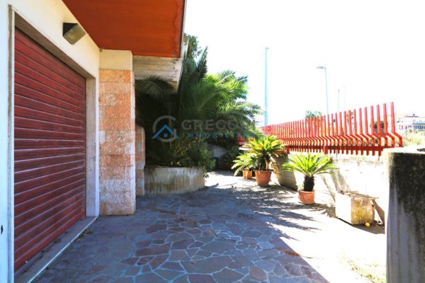 casa indipendente in vendita a Martinsicuro in zona Villa Rosa