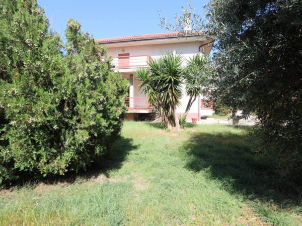 casa indipendente in vendita a Martinsicuro in zona Villa Rosa
