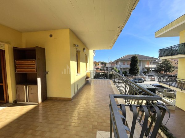 appartamento in vendita a Martinsicuro in zona Villa Rosa
