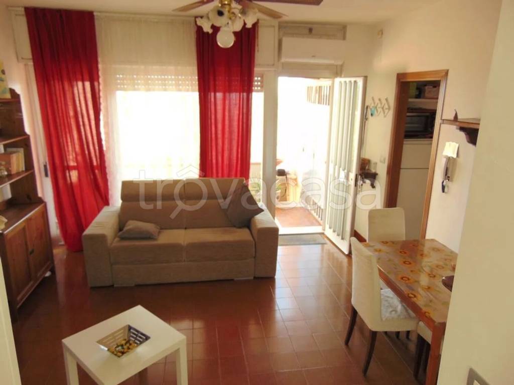 appartamento in vendita a Martinsicuro in zona Villa Rosa
