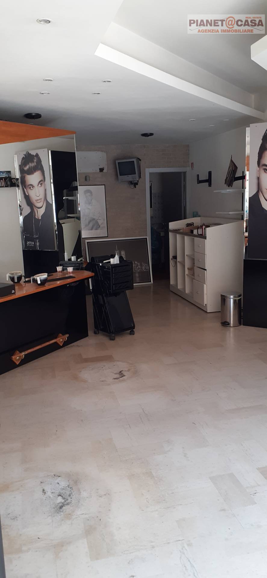 locale commerciale in vendita a Martinsicuro