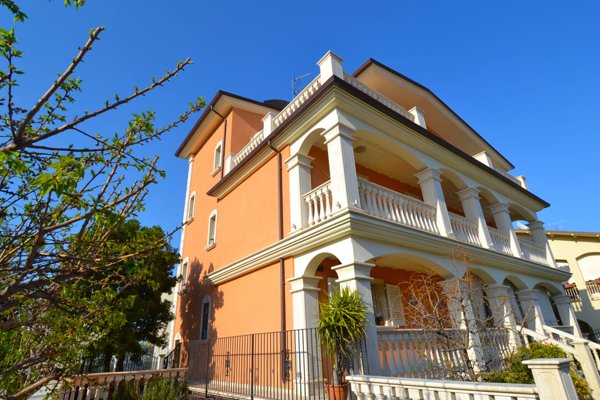 casa indipendente in vendita a Martinsicuro in zona Villa Rosa