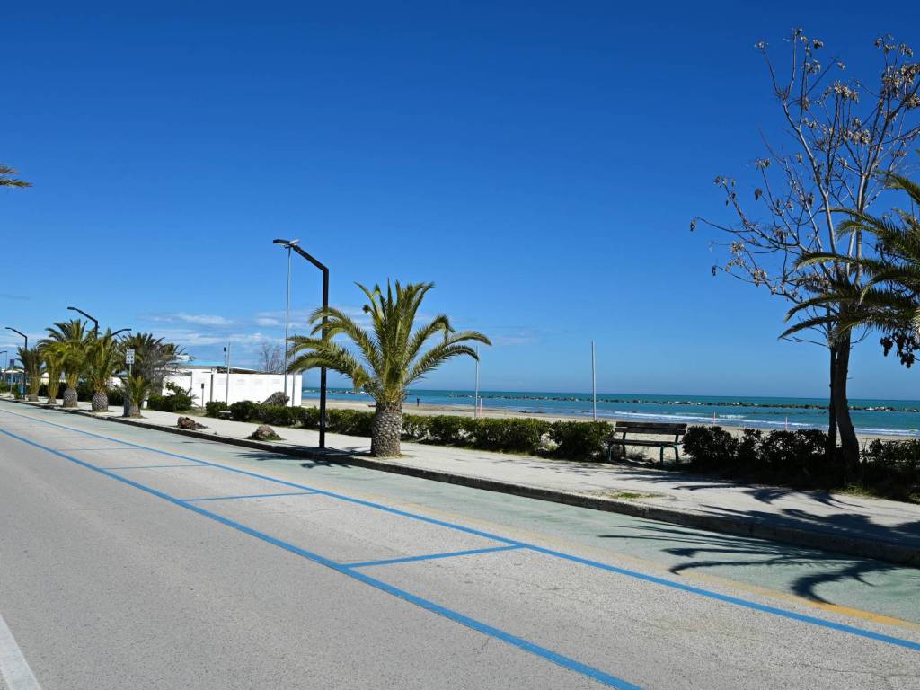 appartamento in vendita a Martinsicuro in zona Villa Rosa