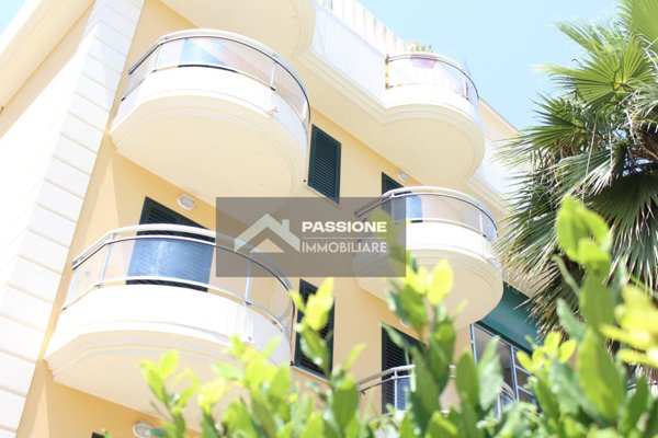 casa indipendente in vendita a Martinsicuro in zona Villa Rosa