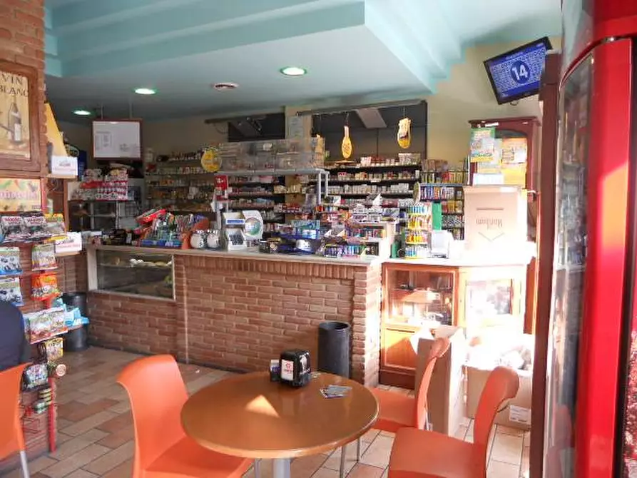 negozio in vendita a Martinsicuro in zona Villa Rosa