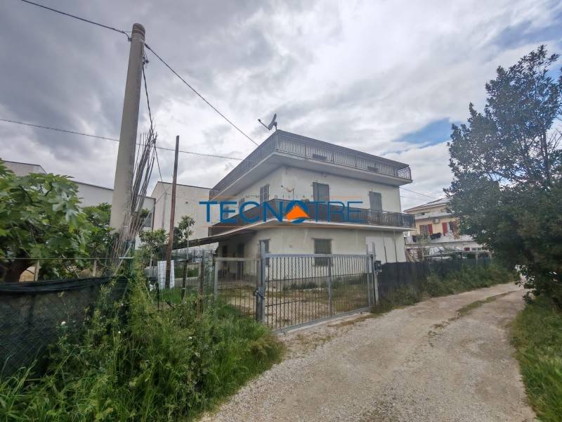 casa indipendente in vendita a Martinsicuro
