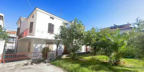 casa indipendente in vendita a Martinsicuro