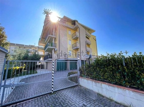 appartamento in vendita a Martinsicuro in zona Villa Rosa