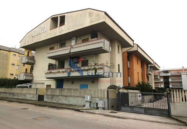 appartamento in vendita a Martinsicuro in zona Villa Rosa