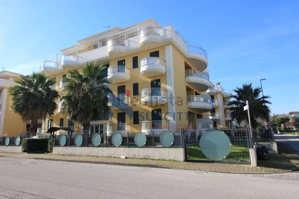 appartamento in vendita a Martinsicuro in zona Villa Rosa