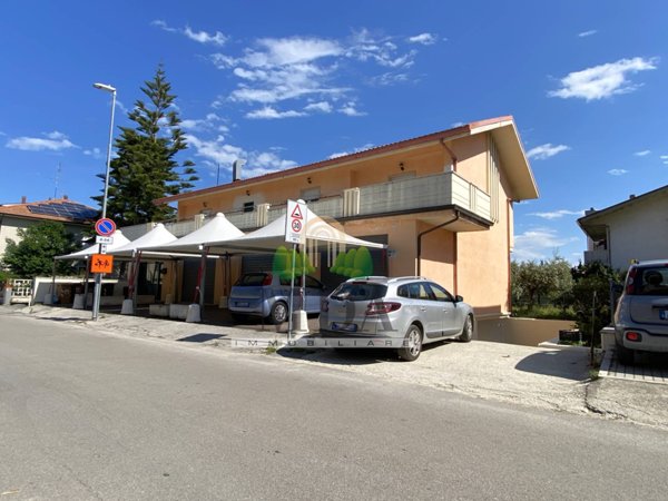 locale commerciale in vendita a Martinsicuro