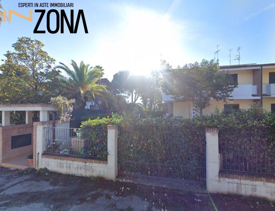 appartamento in vendita a Martinsicuro in zona Villa Rosa