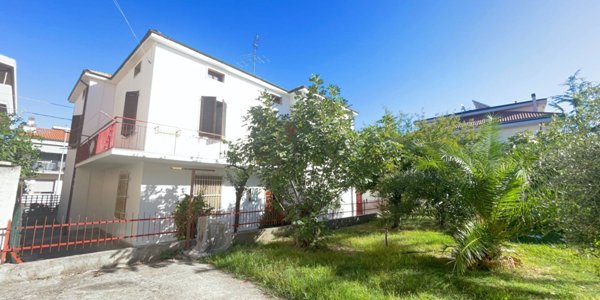 casa indipendente in vendita a Martinsicuro