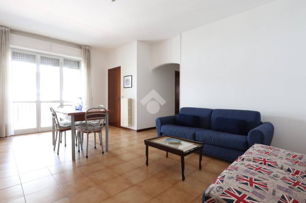appartamento in vendita a Martinsicuro in zona Villa Rosa