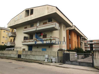 appartamento in vendita a Martinsicuro in zona Villa Rosa