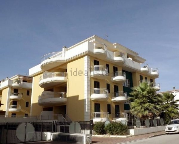appartamento in vendita a Martinsicuro in zona Villa Rosa