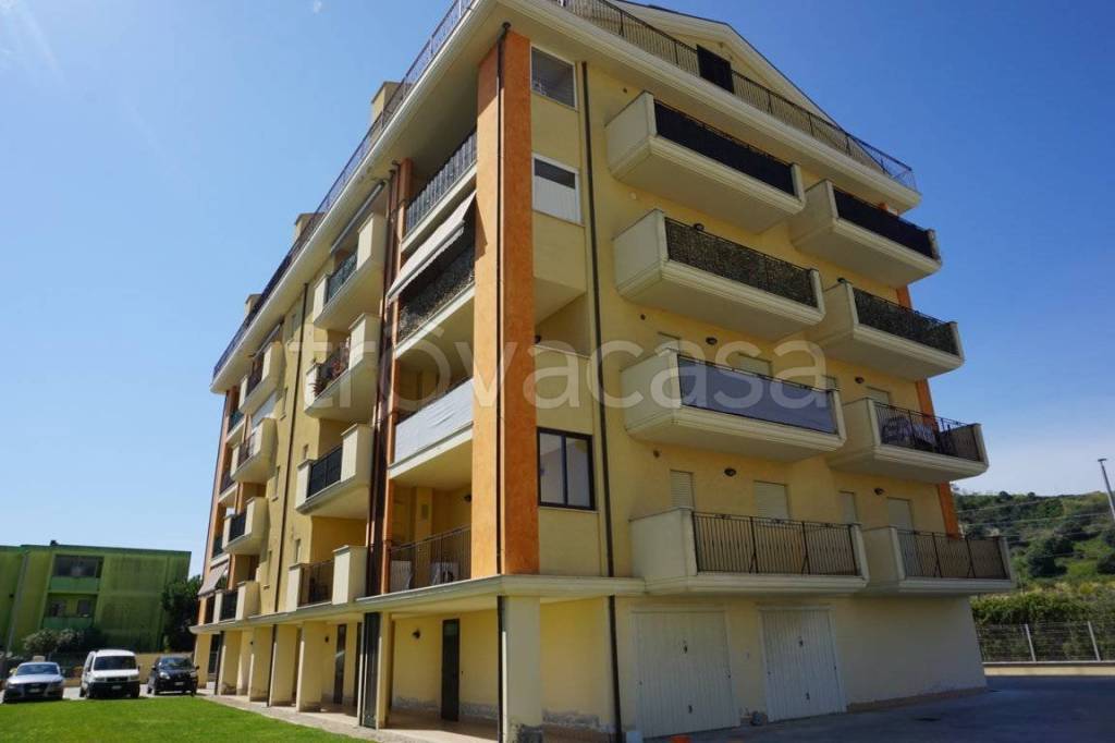appartamento in vendita a Martinsicuro in zona Villa Rosa