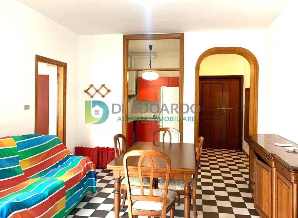 appartamento in vendita a Martinsicuro in zona Villa Rosa