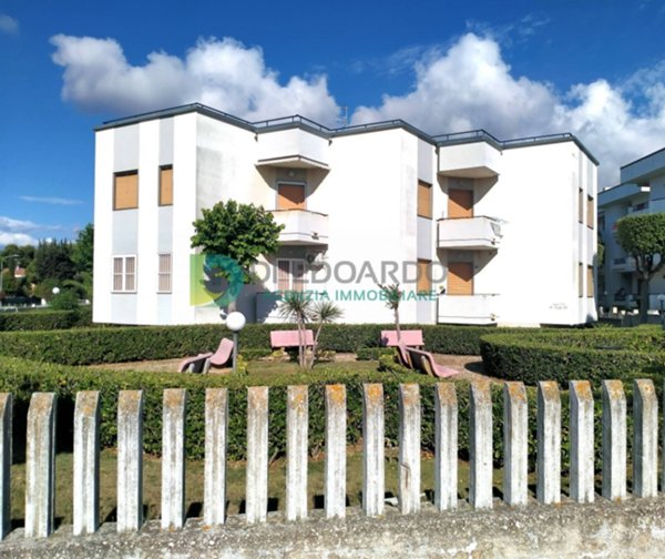 appartamento in vendita a Martinsicuro in zona Villa Rosa