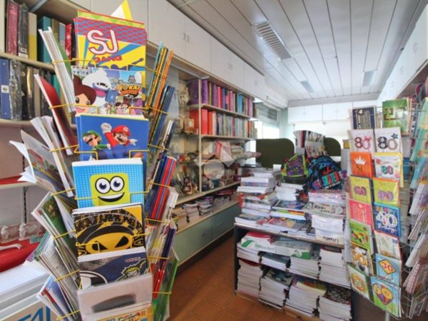 negozio in vendita a Martinsicuro in zona Villa Rosa