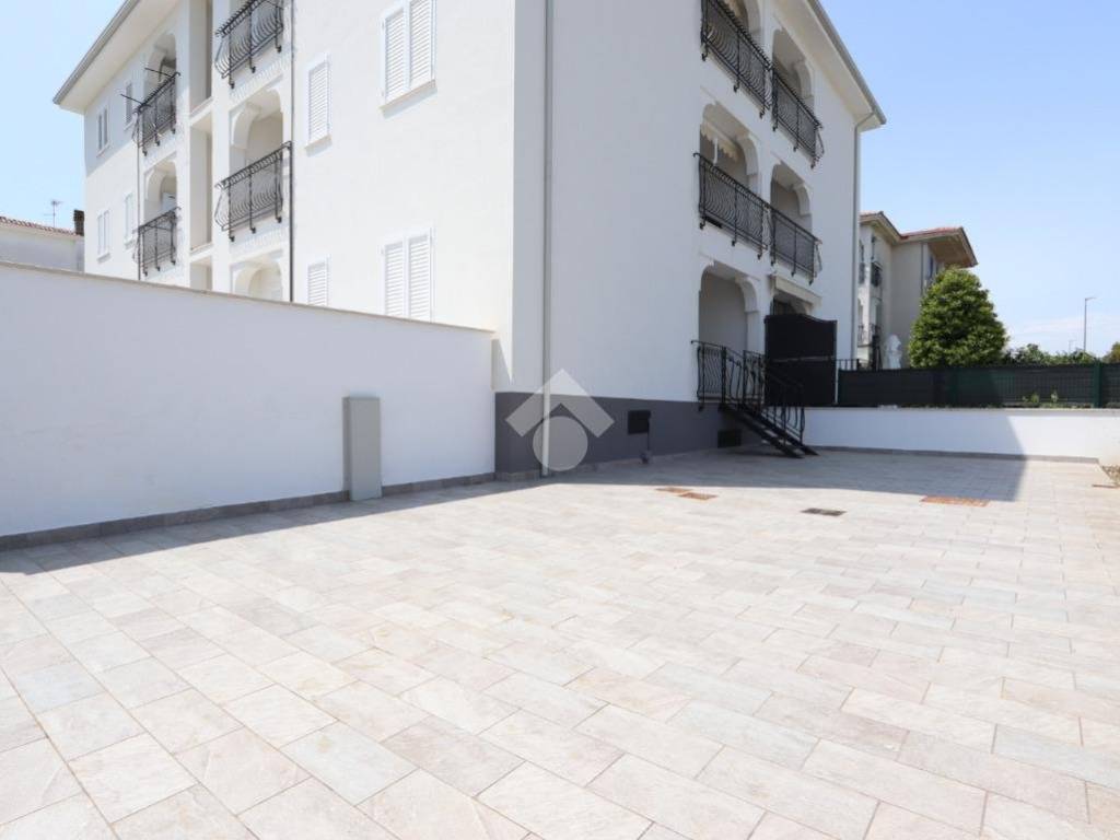appartamento in vendita a Martinsicuro in zona Villa Rosa