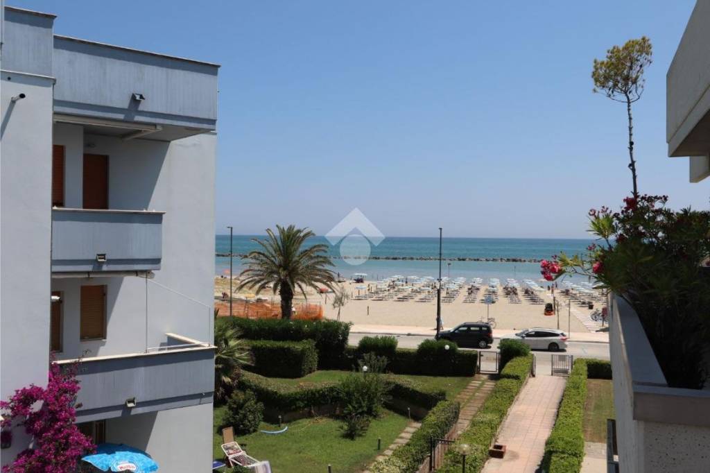 appartamento in vendita a Martinsicuro in zona Villa Rosa