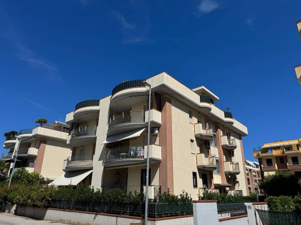appartamento in vendita a Martinsicuro in zona Villa Rosa