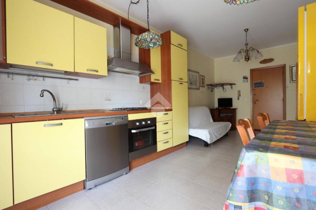 appartamento in vendita a Martinsicuro in zona Villa Rosa