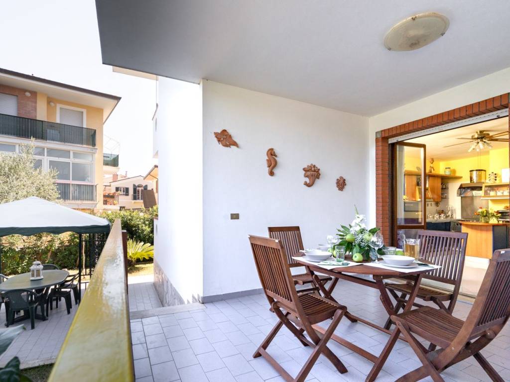 appartamento in vendita a Martinsicuro in zona Villa Rosa
