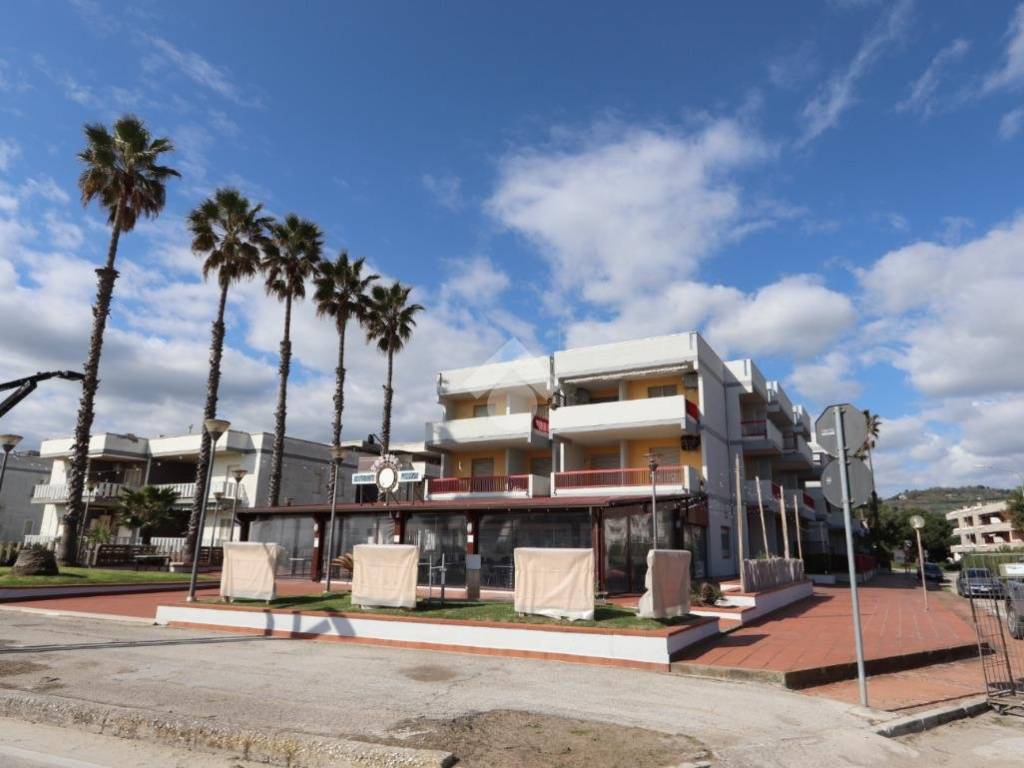 appartamento in vendita a Martinsicuro in zona Villa Rosa