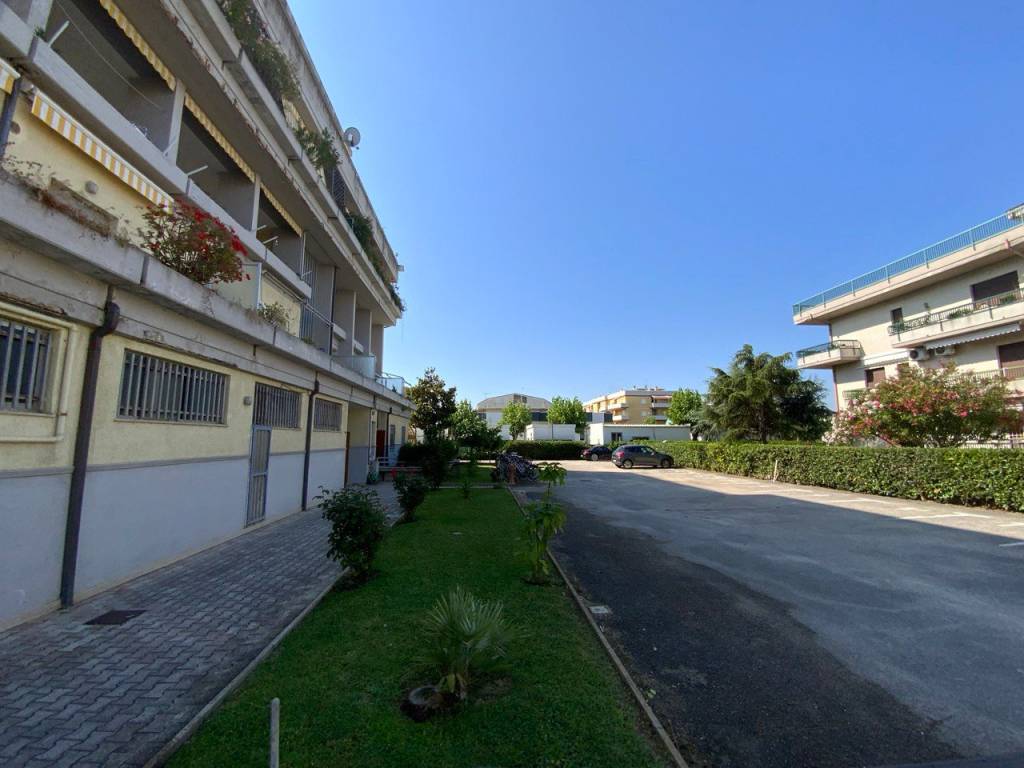 appartamento in vendita a Martinsicuro in zona Villa Rosa
