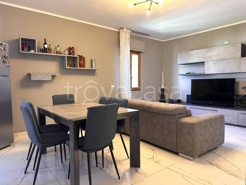 appartamento in vendita a Martinsicuro in zona Villa Rosa