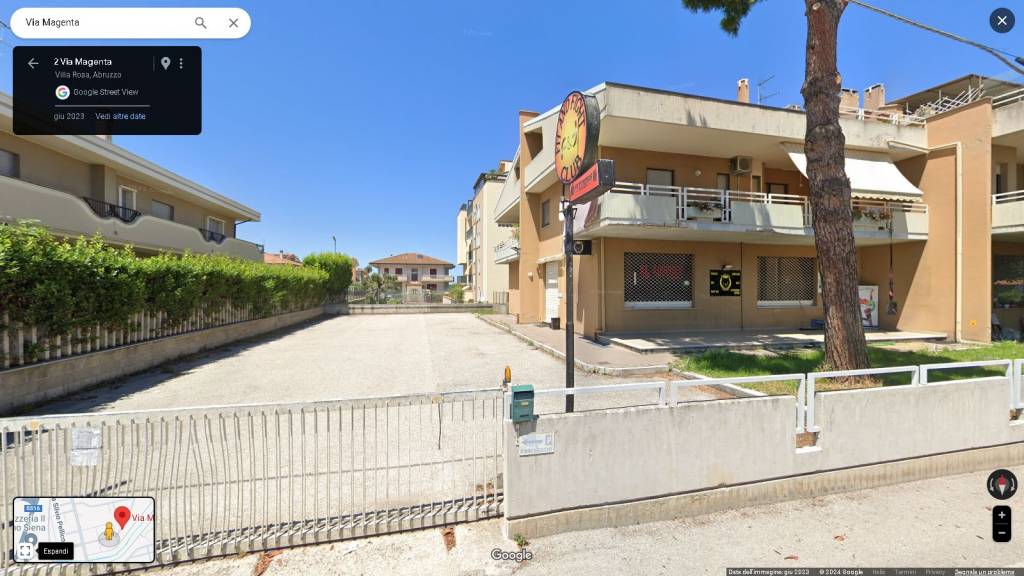 negozio in vendita a Martinsicuro in zona Villa Rosa