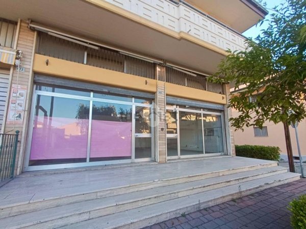 casa indipendente in vendita a Martinsicuro in zona Villa Rosa