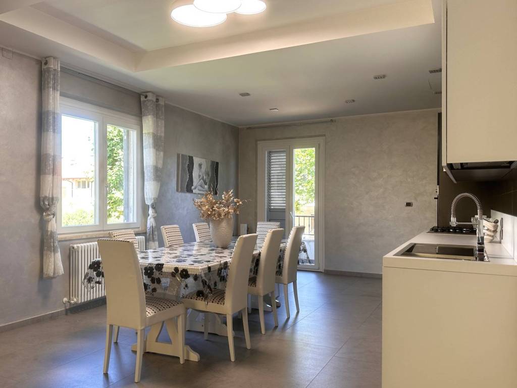 appartamento in vendita a Martinsicuro in zona Villa Rosa