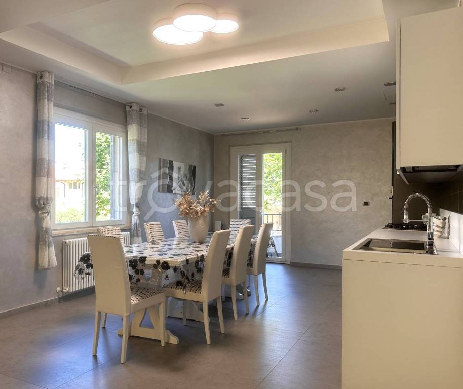 appartamento in vendita a Martinsicuro in zona Villa Rosa