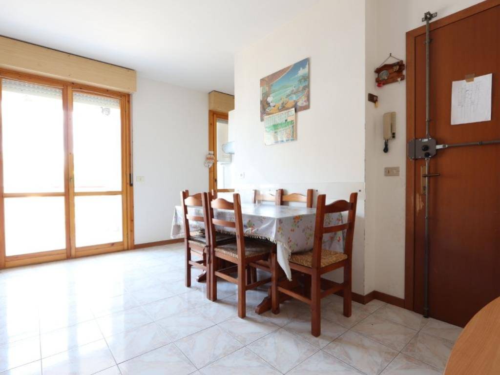 appartamento in vendita a Martinsicuro in zona Villa Rosa