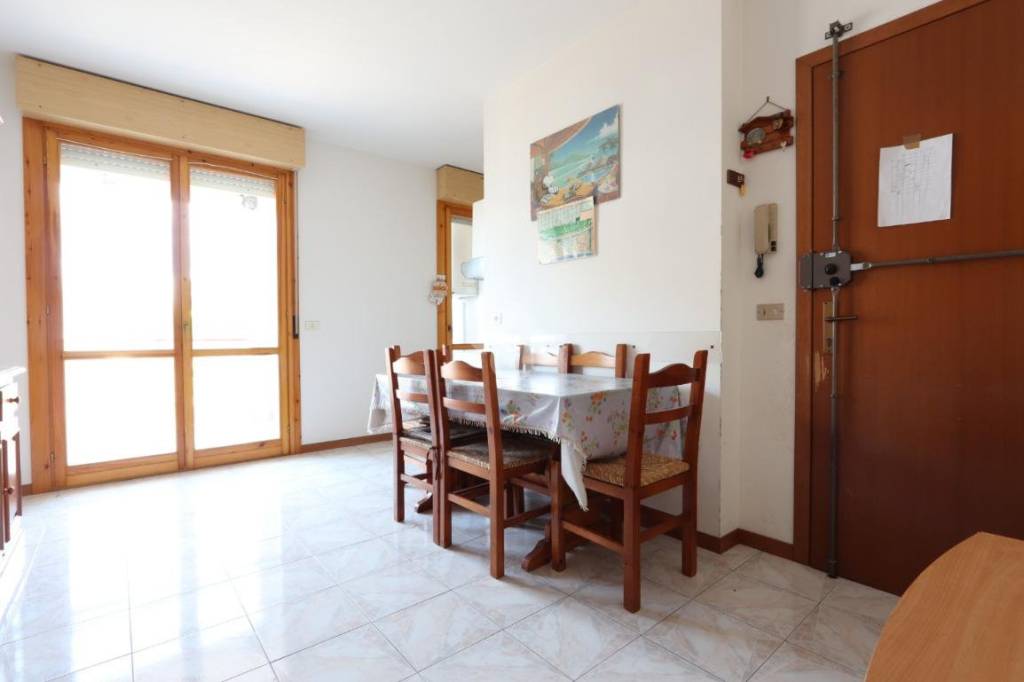 appartamento in vendita a Martinsicuro in zona Villa Rosa
