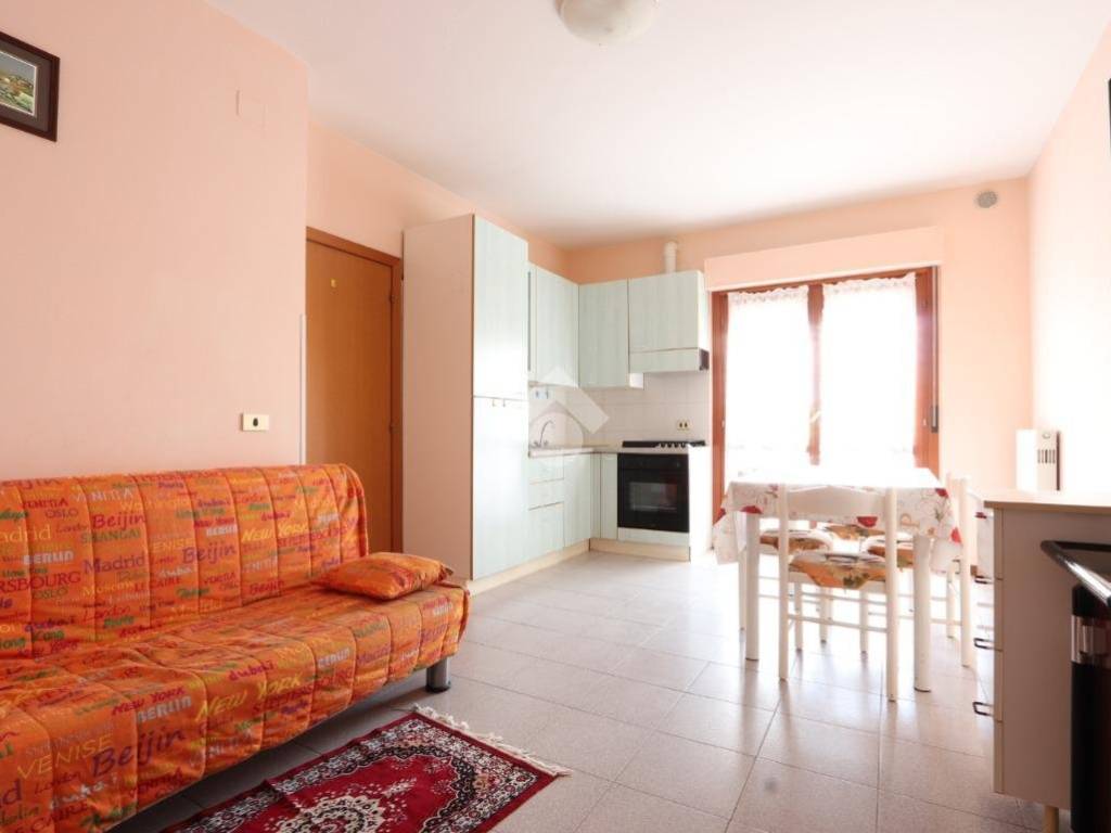 appartamento in vendita a Martinsicuro in zona Villa Rosa