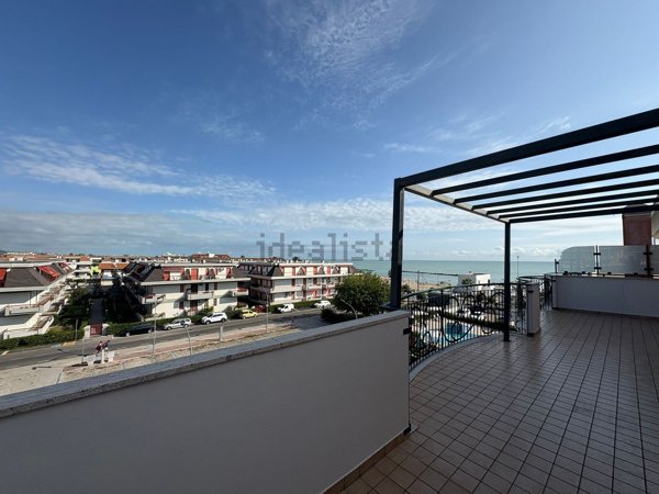 appartamento in vendita a Martinsicuro in zona Villa Rosa