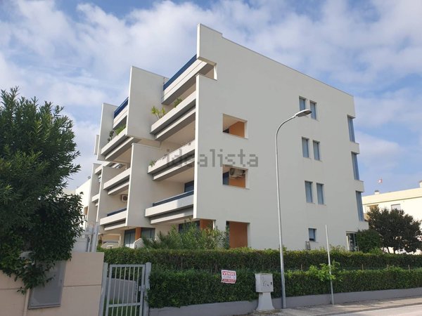 casa indipendente in vendita a Martinsicuro in zona Villa Rosa