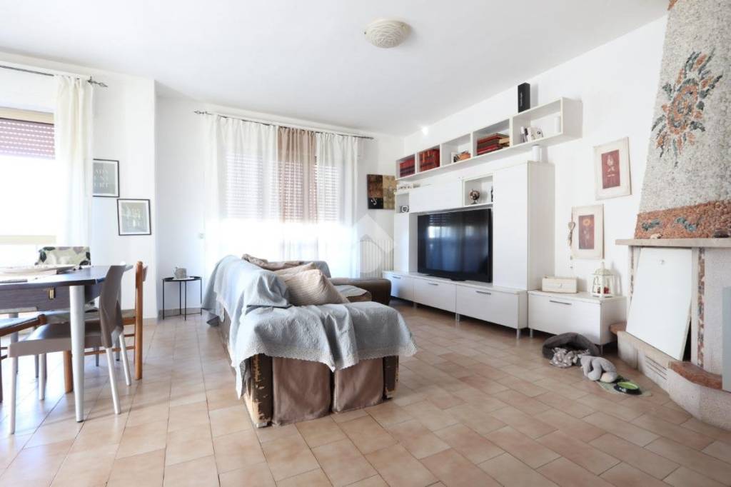 appartamento in vendita a Martinsicuro in zona Villa Rosa