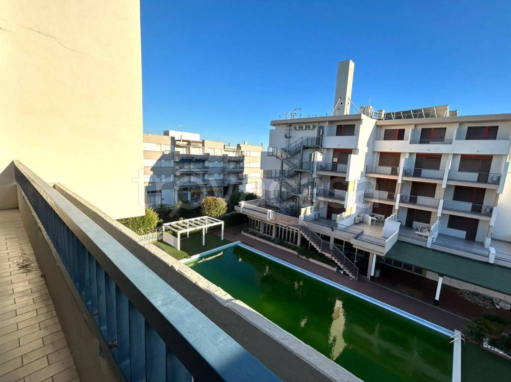 appartamento in vendita a Martinsicuro in zona Villa Rosa