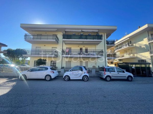 appartamento in vendita a Martinsicuro in zona Villa Rosa