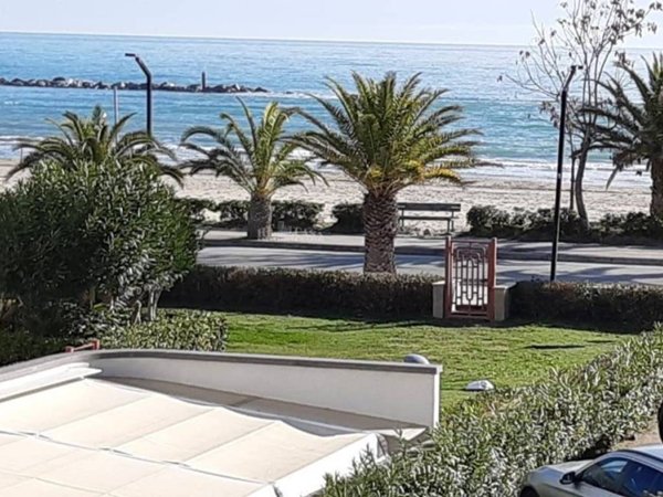 appartamento in vendita a Martinsicuro in zona Villa Rosa