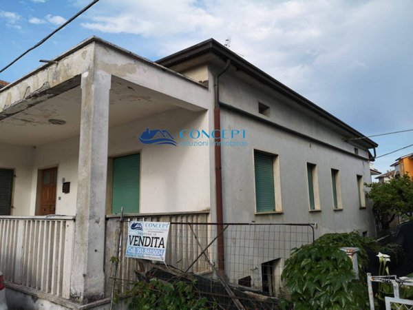 casa indipendente in vendita a Martinsicuro in zona Villa Rosa