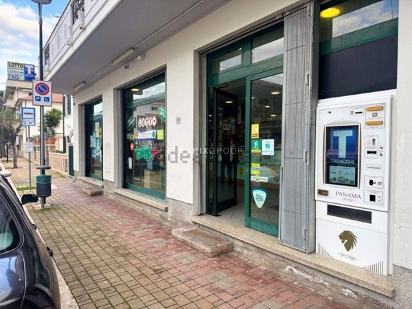 negozio in vendita a Martinsicuro