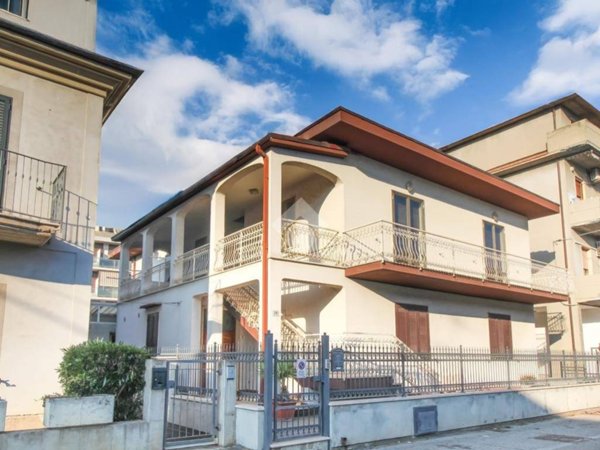 casa indipendente in vendita a Martinsicuro