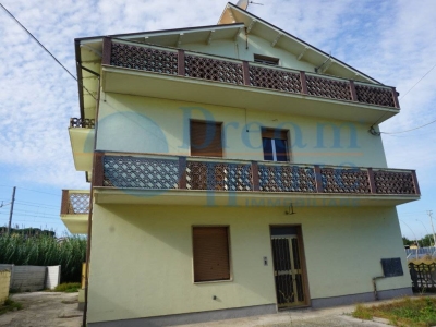 casa indipendente in vendita a Martinsicuro