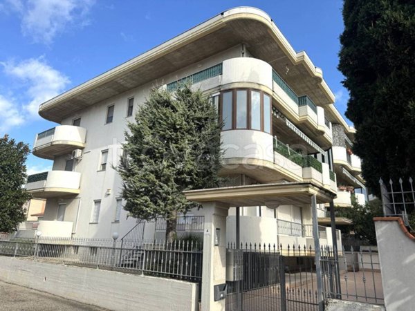 appartamento in vendita a Martinsicuro in zona Villa Rosa